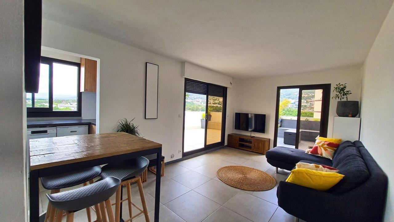 Rooftop - L'Appartement En Haut แซงต์-เดอนี ภายนอก รูปภาพ